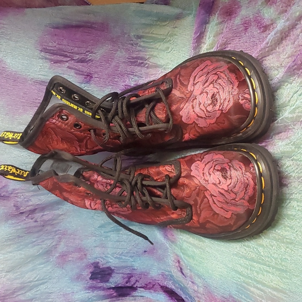 Dr. Martens boot with roses